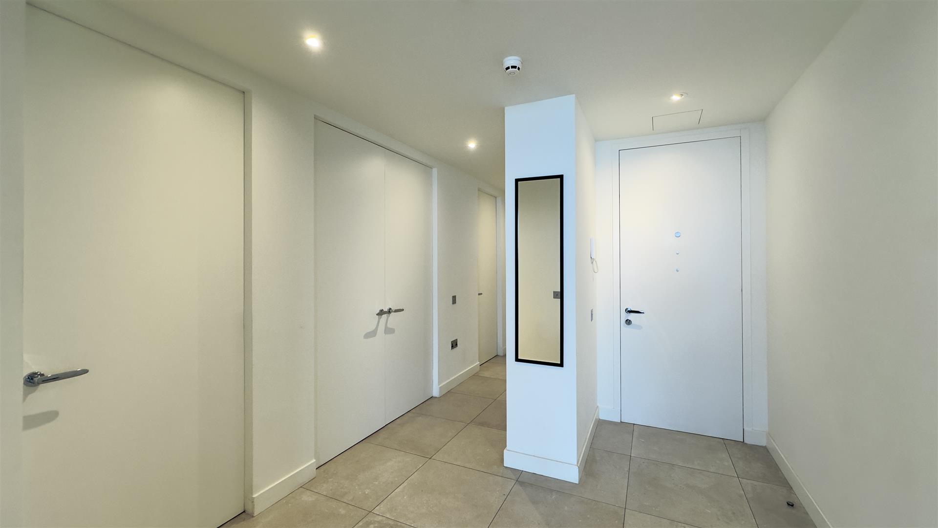 Image of Apartment - 3 Bedrooms - 2 Bathrooms for Rental in EuroCity-Gibraltar, Image 2